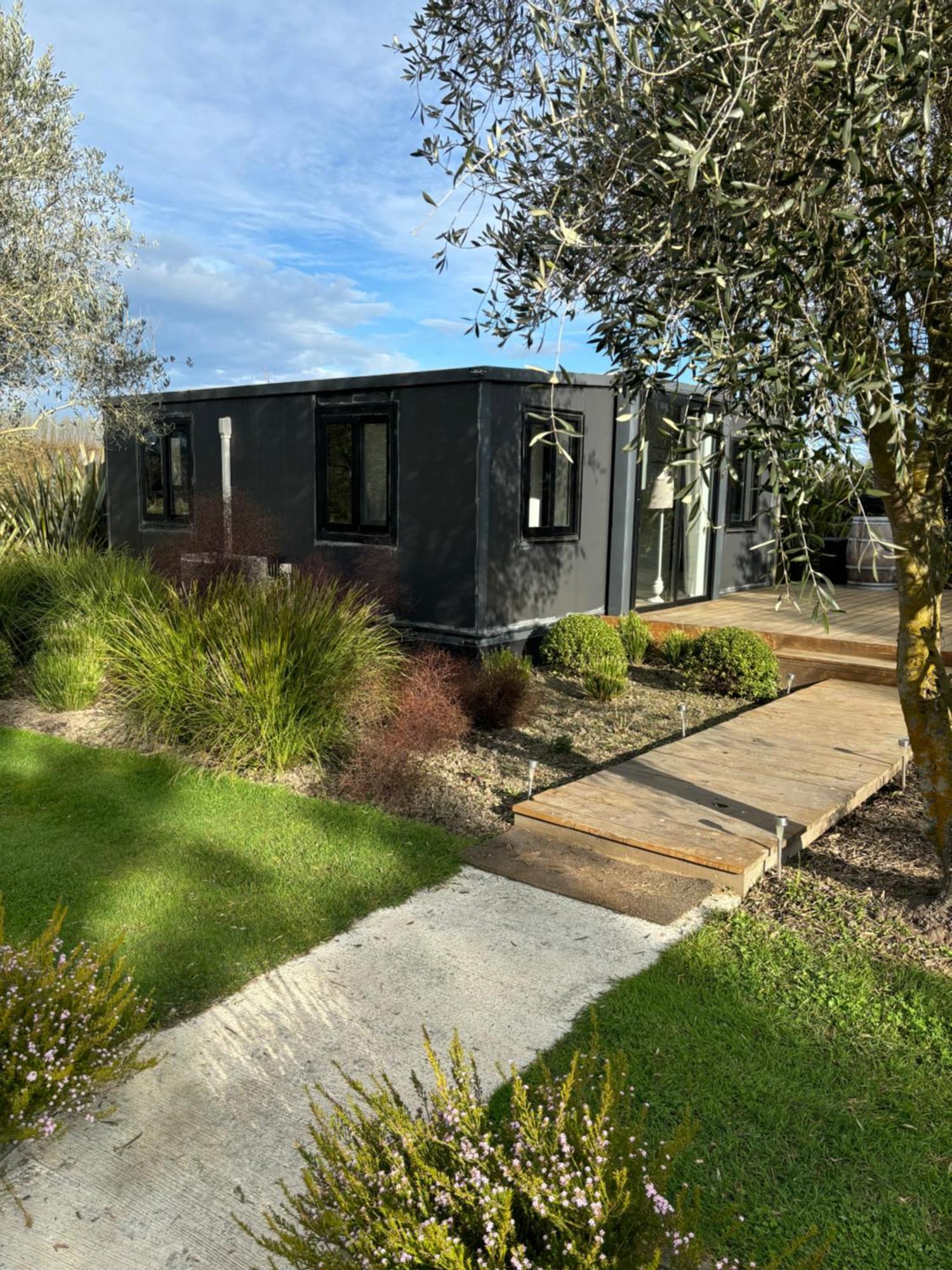 Adorable Little Container House Apartment Hastings Exterior foto