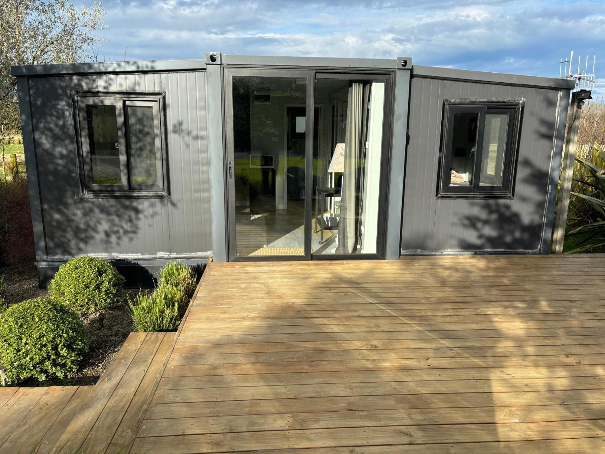 Adorable Little Container House Apartment Hastings Exterior foto